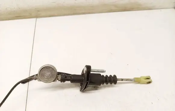 Opel Astra H Clutch master cylinder 