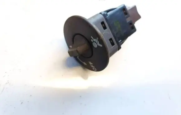 Passenger airbag on/off switch