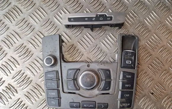 Head unit multimedia control