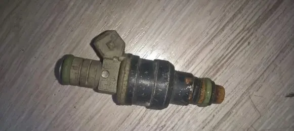 Fuel injector