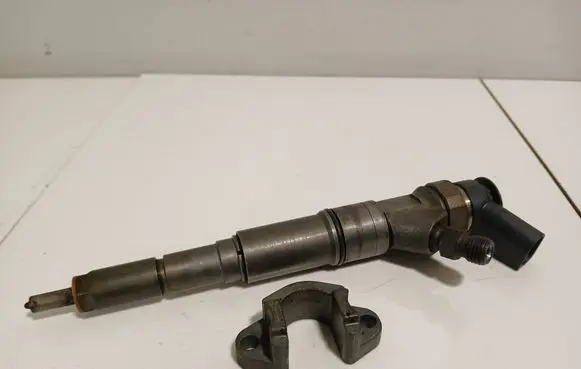 Fuel injector