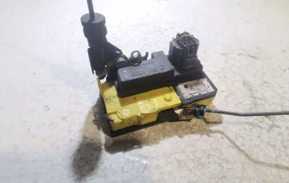 Volvo S80 Front door lock