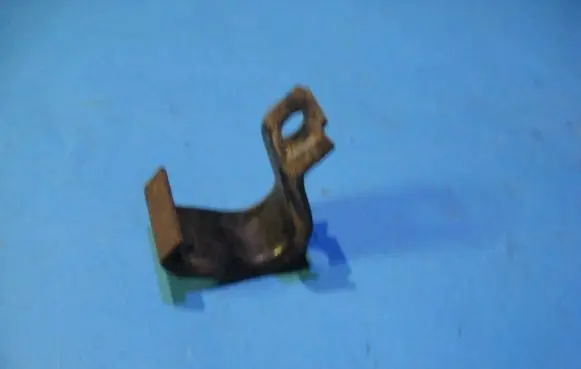 Opel Vectra A Sway bar bush bracket, front 90567327