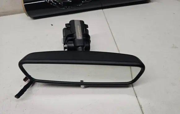 Rear view mirror (interior)