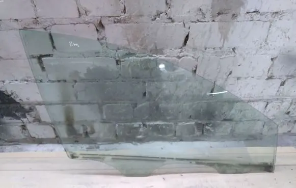 Hyundai i30 Front door window glass four-door