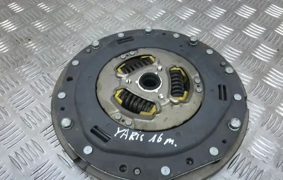 Toyota Yaris Clutch set kit 4L191820
