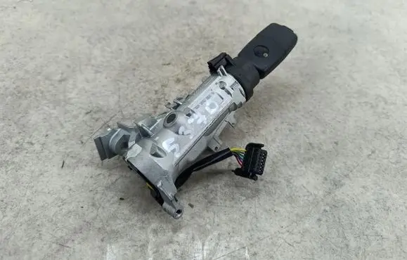 Volkswagen Golf V Ignition lock 
