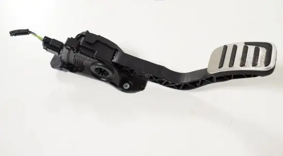 Volvo V40 Accelerator throttle pedal 31341779
