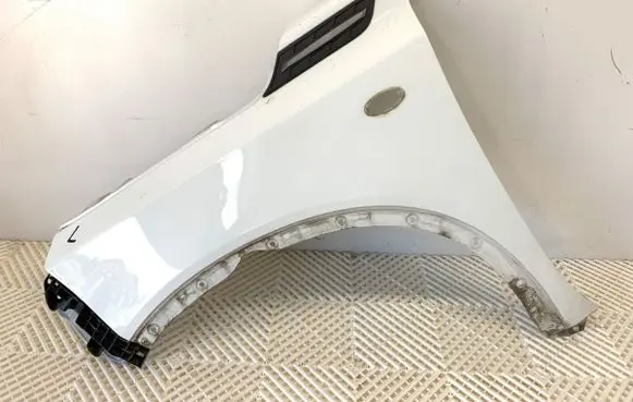 Suzuki Vitara (LY) Fender 26U