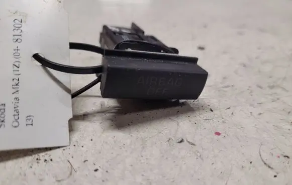 Skoda Octavia Mk2 (1Z) Passenger airbag on/off switch 1Z0919235B