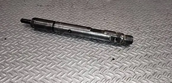 Land Rover Discovery Fuel injector KBAL90P37