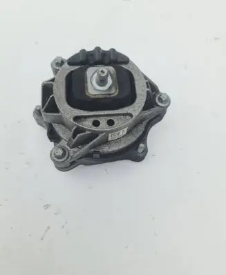 BMW 4 F36 Gran coupe Engine mount bracket 6859414