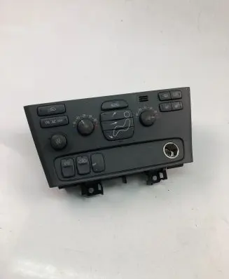 Volvo V70 Climate control unit 8691950