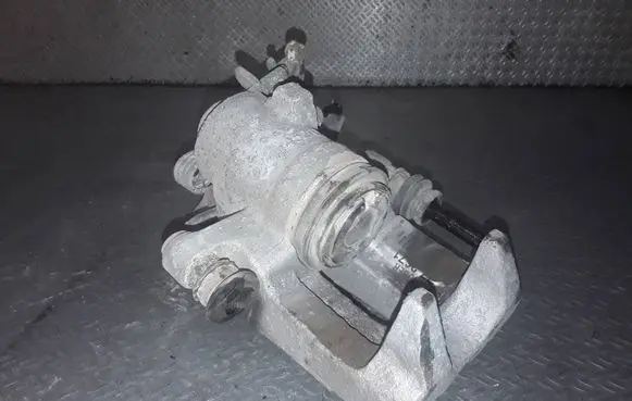 Volkswagen Golf V Rear brake caliper 