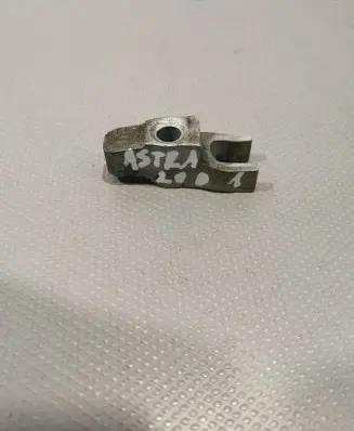 Opel Astra J Fuel Injector clamp holder