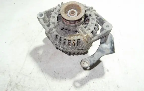 Opel Zafira A Generator/alternator 13147093