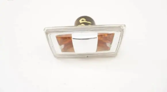 Opel Zafira B Front fender indicator light 13252455