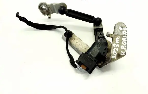 BMW 5 G30 G31 G38 Rear air suspension level height sensor 6895466 8833853