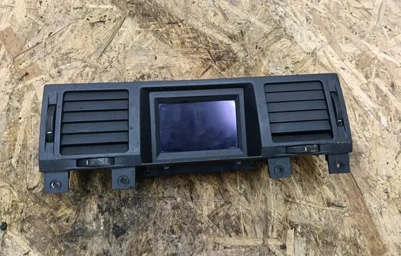 Opel Vectra C Dashboard center trim panel 09177133