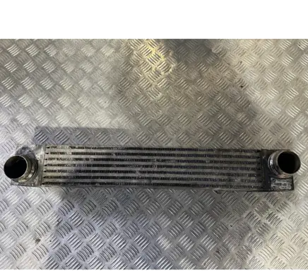 BMW 5 E60 E61 Intercooler radiator 7795823
