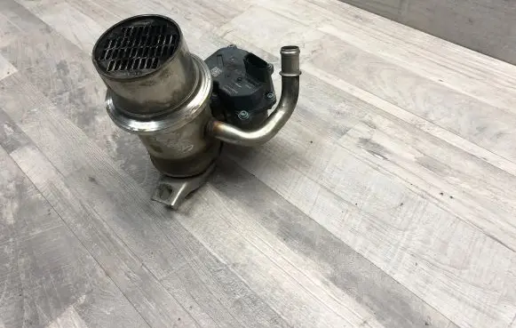 Skoda Octavia Mk3 (5E) EGR valve cooler 04L131501M 96089300
