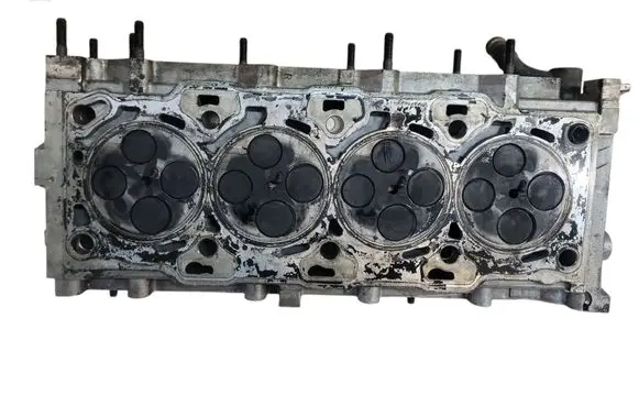 Hyundai Trajet Engine head 2211127900 0405232101B 040523