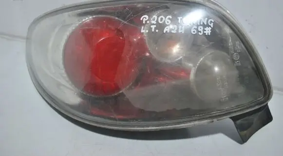 Peugeot 206 Tailgate rear/tail lights