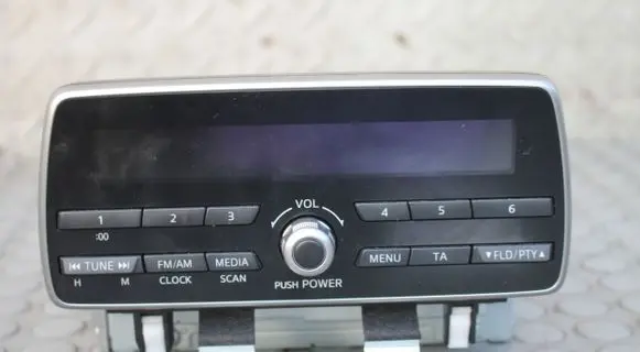 Mazda 2 Radio/CD/DVD/GPS head unit DB2M669R0