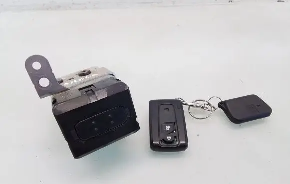 Toyota Corolla Verso E121 Ignition lock 626399000