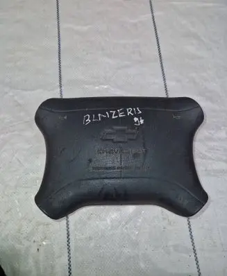 Chevrolet Blazer Steering wheel airbag