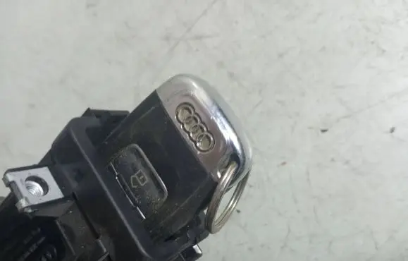 Audi A4 S4 B8 8K Ignition lock 8K0909131C 3388003S