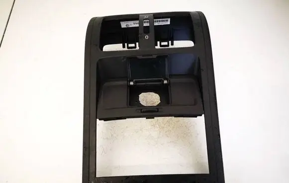 Volkswagen PASSAT B6 Center console 3C0864298P
