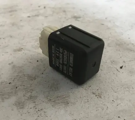 Toyota Corolla E100 Light relay 