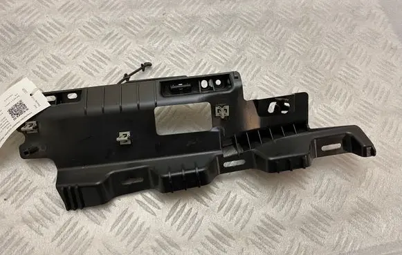 Ford Mustang VI Parcel shelf load cover mount bracket FR3B63243C02AJ