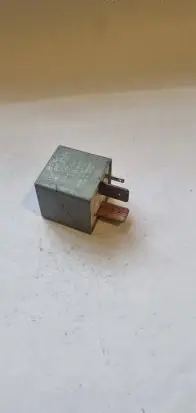 Volkswagen Golf III Other relay 357911253A