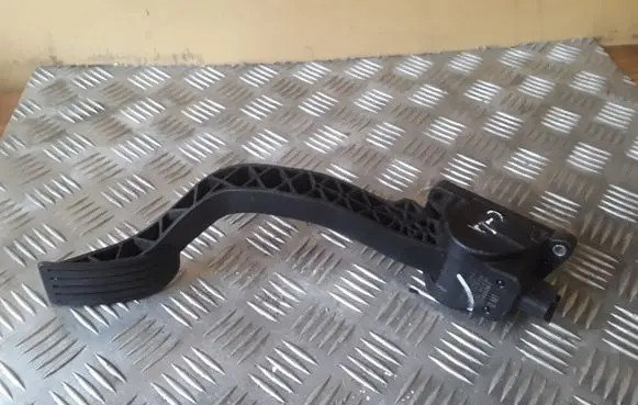 Citroen C4 I Accelerator throttle pedal 0280755043 9651270280