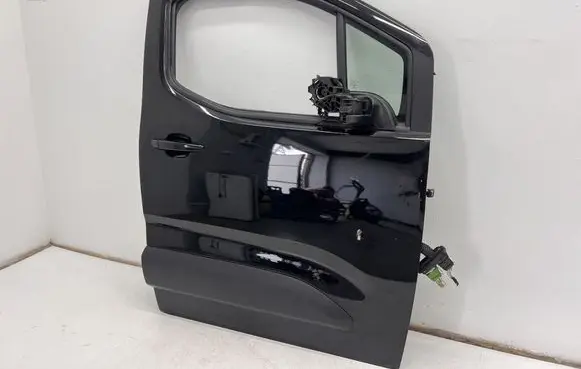 Opel Combo E Front door 