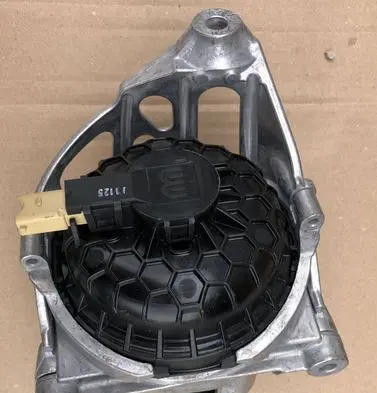 Audi RS7 C8 Engine mount vacuum valve 4M0199372GN 10199372