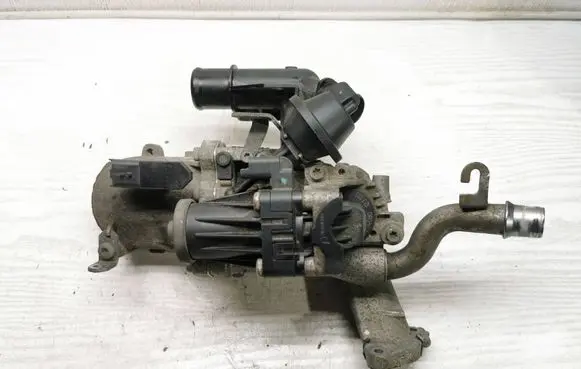 Volvo C30 EGR valve cooler 310720256814 505639030