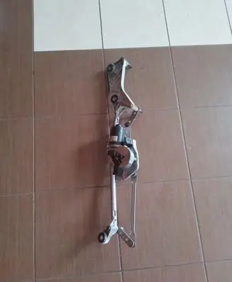 Mercedes-Benz ML W164 Front wiper linkage and motor A1648200240