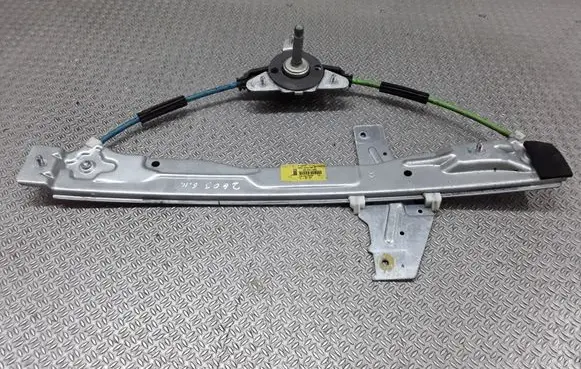 Rear door manual window regulator