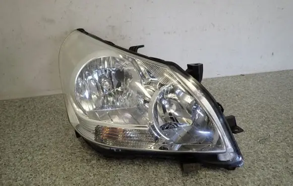 Toyota Verso Headlight/headlamp