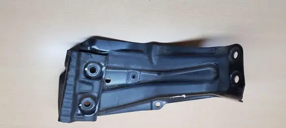 BMW 4 F32 F33 Fender mounting bracket 7426590