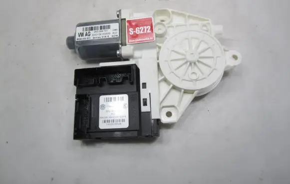 Volkswagen Caddy Front door window regulator motor 5K0959793 05075712 71212061630198