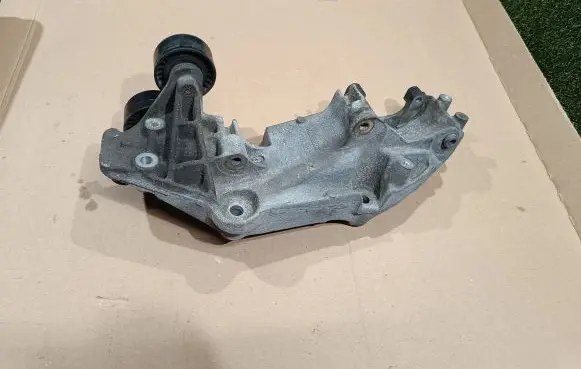Renault Master III Generator/alternator bracket 117103703R