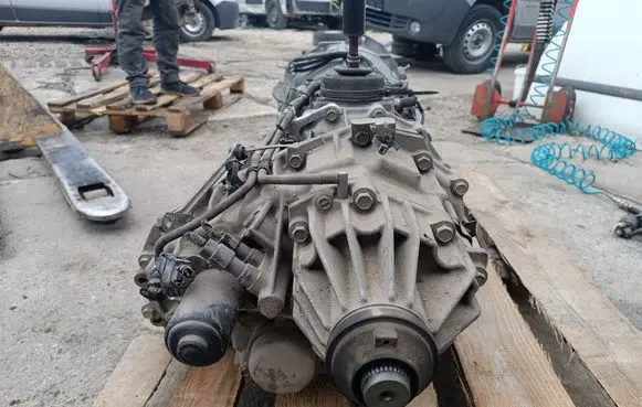 Nissan Pathfinder R51 Manual 5 speed gearbox 321315X43A