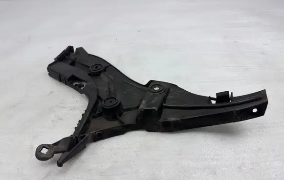 Audi A3 S3 8V Rear bumper mounting bracket 8V4807378A 8V4807378