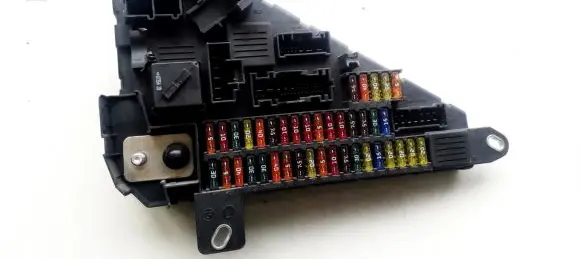 BMW 5 E60 E61 Fuse box set 690661901 6906619-01
