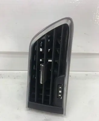 Peugeot 508 Dashboard side air vent grill/cover trim 9686457377 A1010107
