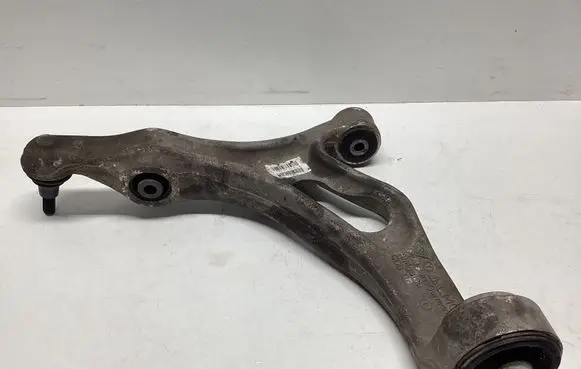 Volkswagen Touareg II Front lower control arm/wishbone 7P0407151 7P0407151E